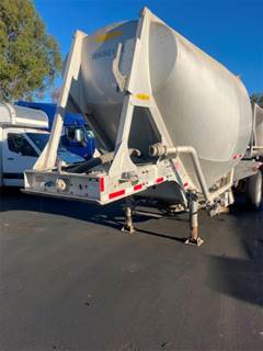 Heil Dry Bulk / Pneumatic Tank Trailer