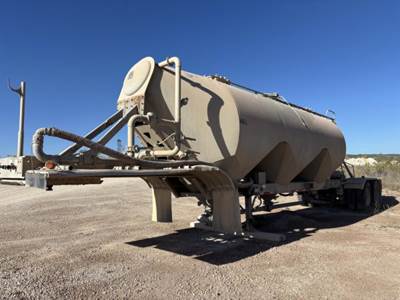 Trail King 42' Dry Bulk / Pneumatic Tank Trailer