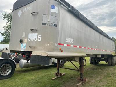 Vantage Dump Trailer