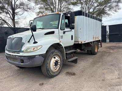 International 4400 Dump Truck