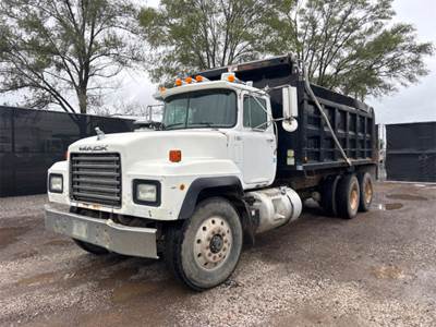 Mack RD688S Dump Truck
