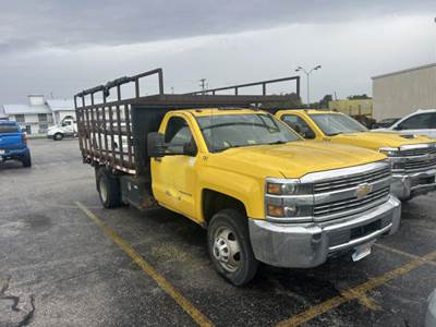 Chevrolet 3500 Flatbed Dump Truck