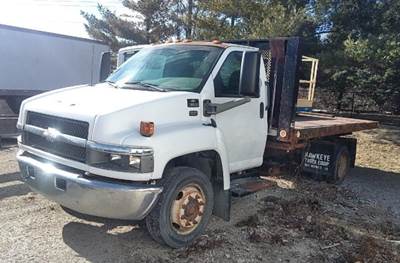 Chevrolet C5500 Flatbed Truck