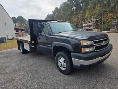 Chevrolet SILVERADO 3500 HD 4X2 Flatbed Truck