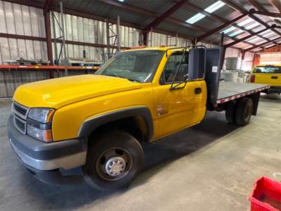 Chevrolet Silverado 3500 2WD Flatbed Truck
