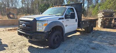 Ford F-450 Flatbed Truck