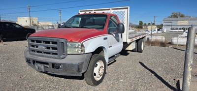 Ford F-550 2WD DRW Flatbed Truck