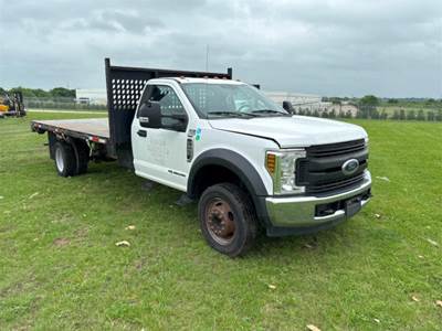 Ford F-550 Flatbed Truck