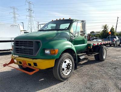 Ford F-650 2WD DRW Flatbed Truck