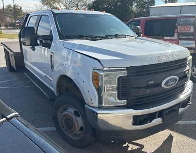 Ford F550 CREW CAB DRW 4X4 Flatbed Truck