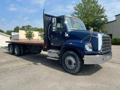 Freightliner 114SD Flatbed Truck