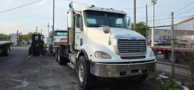Freightliner Columbia 112 Flatbed Truck