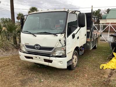 Hino 195 CREW CAB Flatbed Truck