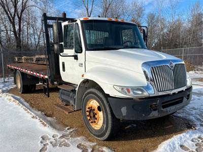 International 4300 Flatbed Truck