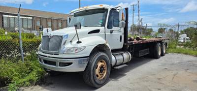 International 7400 Flatbed Truck