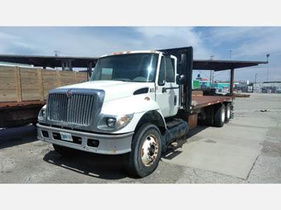 International 7500 Flatbed Truck