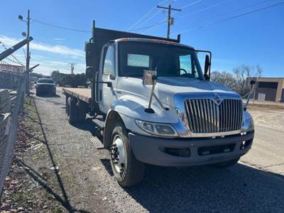 International DuraStar 4300 Flatbed Truck