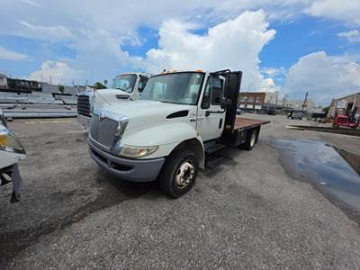 International DuraStar 4300M7 Flatbed Truck