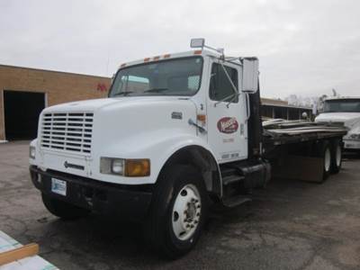 International F4900 Flatbed Truck