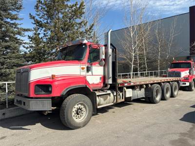 International PAYSTAR 5600L Flatbed Truck