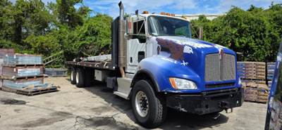 Kenworth T440 Flatbed Truck