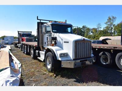 Kenworth T800 Flatbed Truck