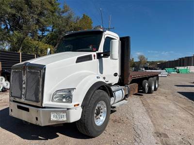 Kenworth T880 Flatbed Truck