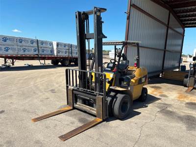Caterpillar DP45N1 Forklift