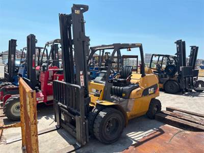 Caterpillar DP45N1 Forklift