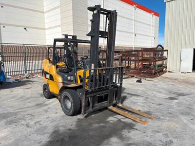 Caterpillar DP45N1 Forklift