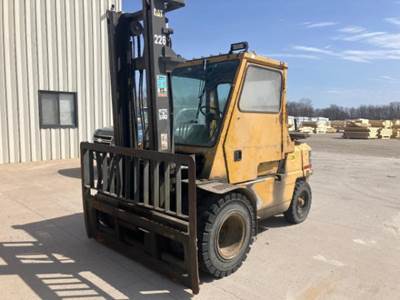 Caterpillar DPL40 Forklift