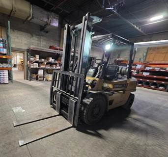Caterpillar GP40 Forklift