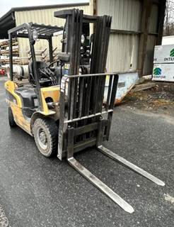 Caterpillar P5000 Forklift