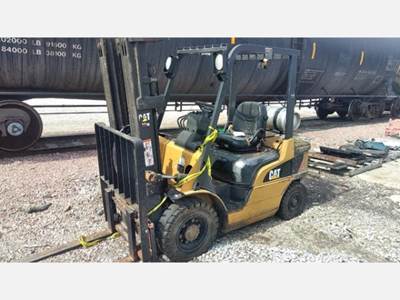 Caterpillar P5000 Forklift