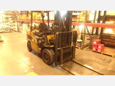 Caterpillar P6000-LE Forklift