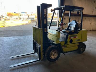 Clark GPX25 Forklift
