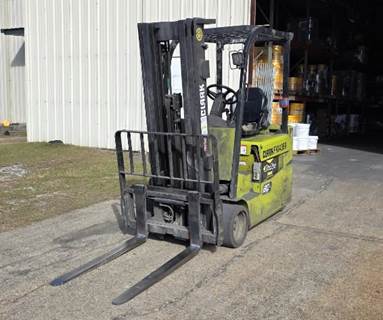 Clark TMX-25 Forklift
