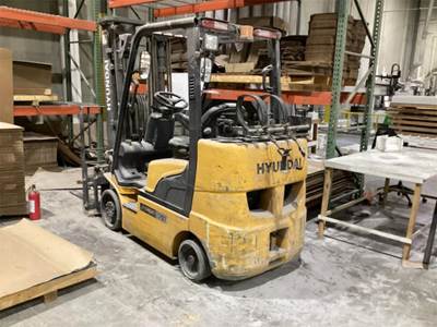 Hyundai 25LC-7A Forklift