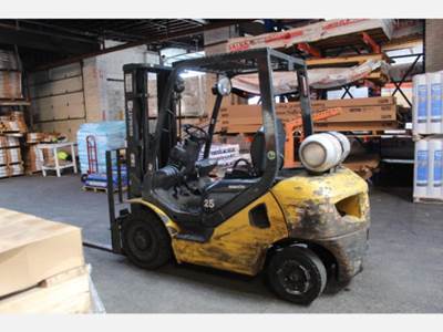 Komatsu FG25T-16 Forklift