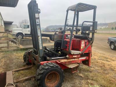 Moffett M5000 Forklift