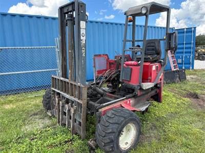 Moffett M5000 Forklift