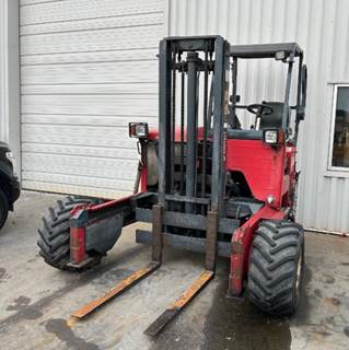 Moffett M55 Forklift