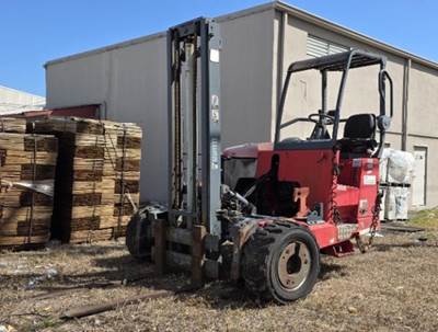 Moffett M55 Forklift