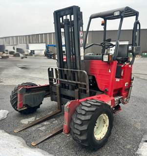 Moffett M55 Forklift