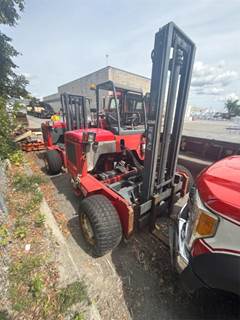 Moffett M55 Forklift