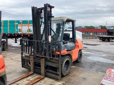 Toyota 7FDU35 Forklift