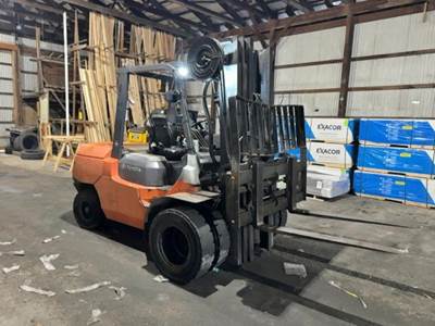 Toyota 7FDU45 Forklift