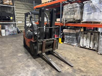 Toyota 7FGU30 Forklift