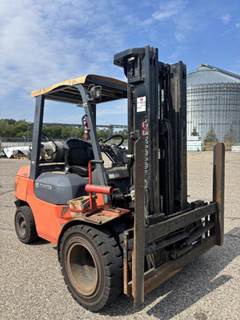 Toyota 7FGU32 Forklift