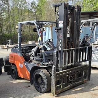 Toyota 8FD40U Forklift